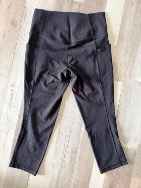 Athleta Salutation Stash Pocket Crop Leggings